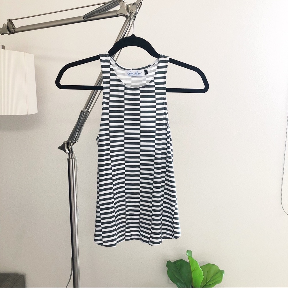 Ava Sky Fighting Eel Top Size Small